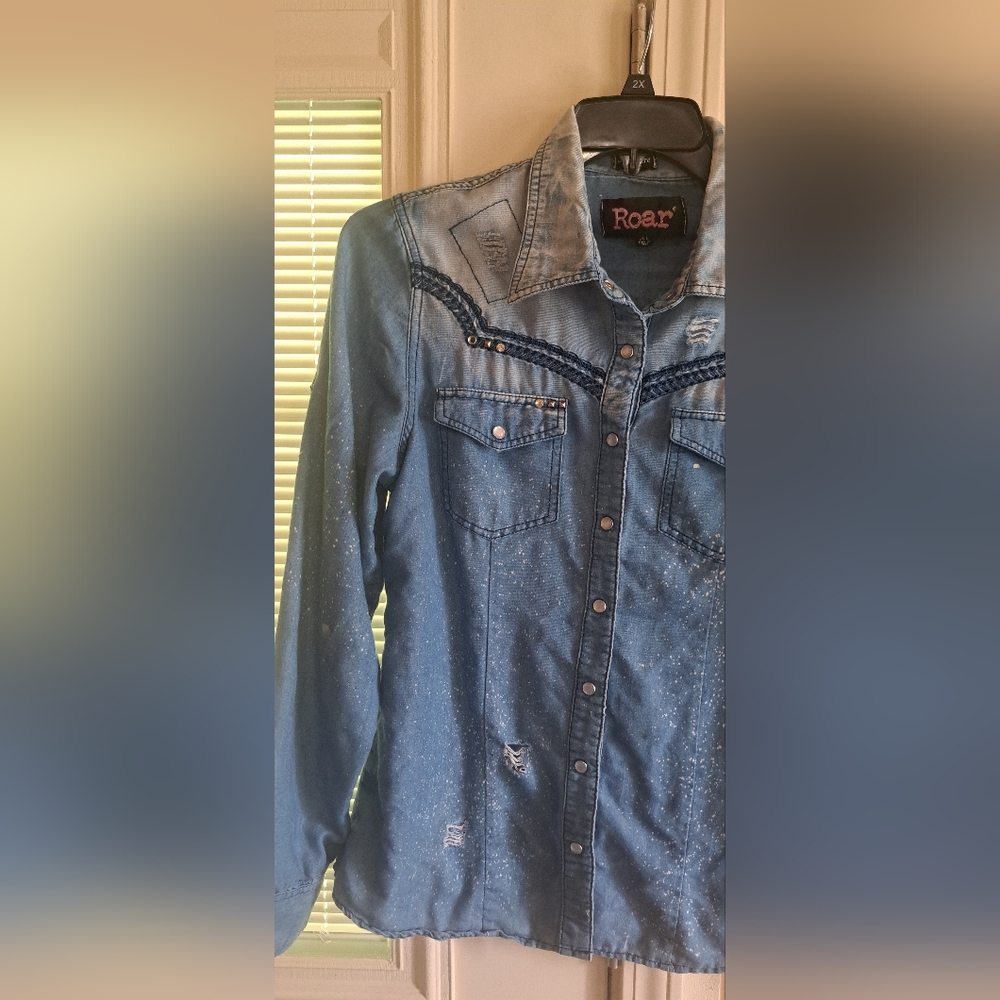 ROAR Distressed Western Cowgirl Blue Embroidered Rhinestone Shirt "Read" XL - Picture 3 of 15